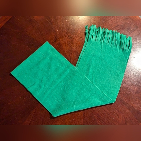 EUC Old Navy Womens Green Scarf with Fringes - Picture 3 of 7